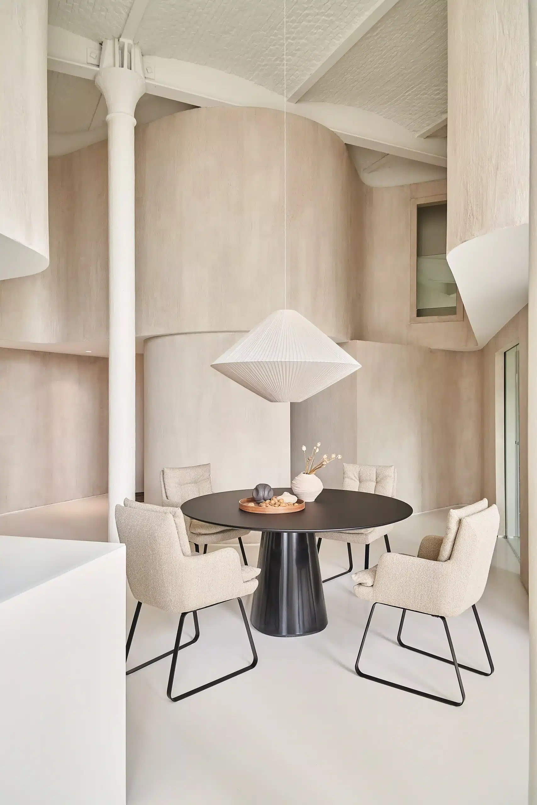 Soulmate Dining IP Design Tisch & Stühle
